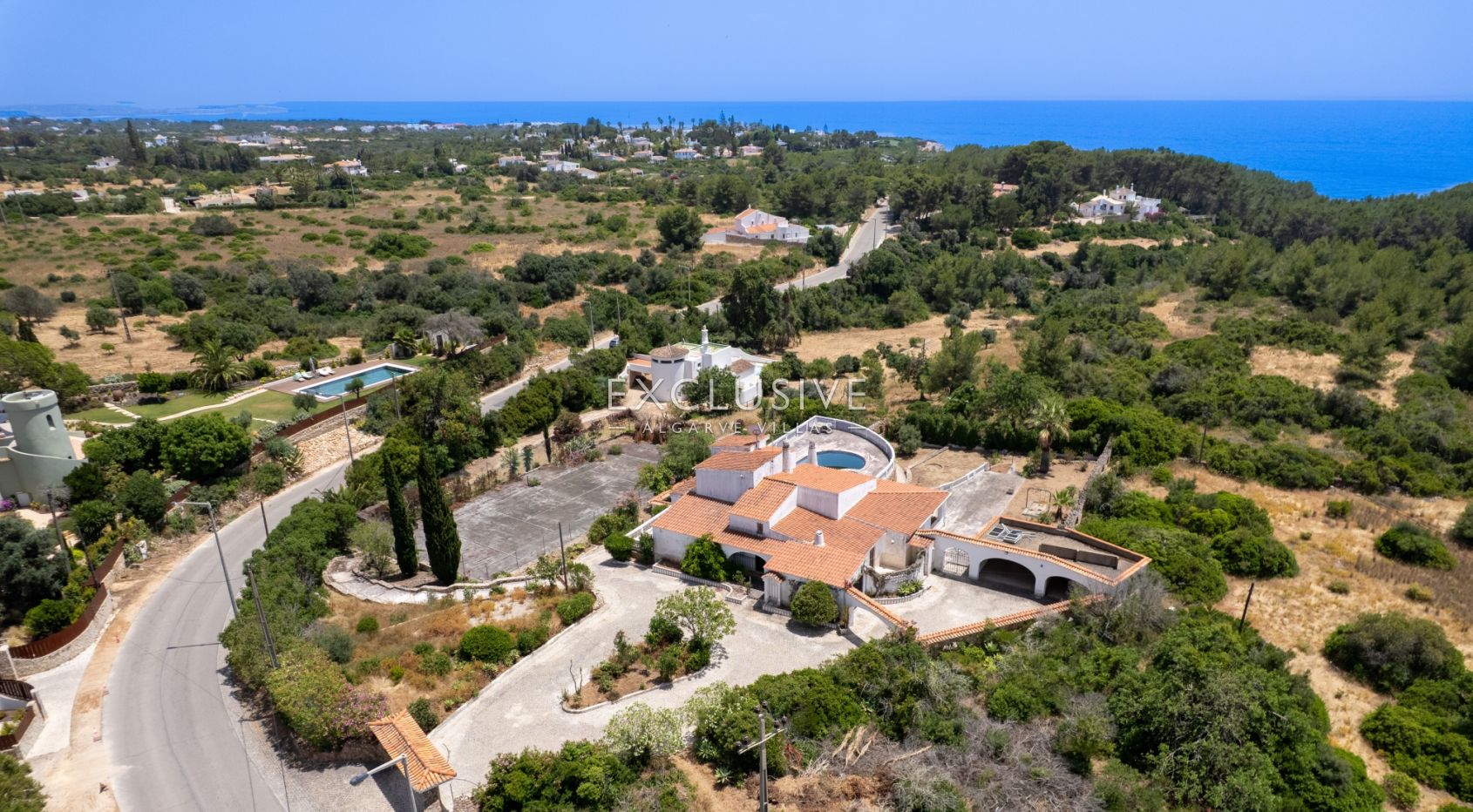 Villa on big plot near ocean in Carvoeiro, Algarve