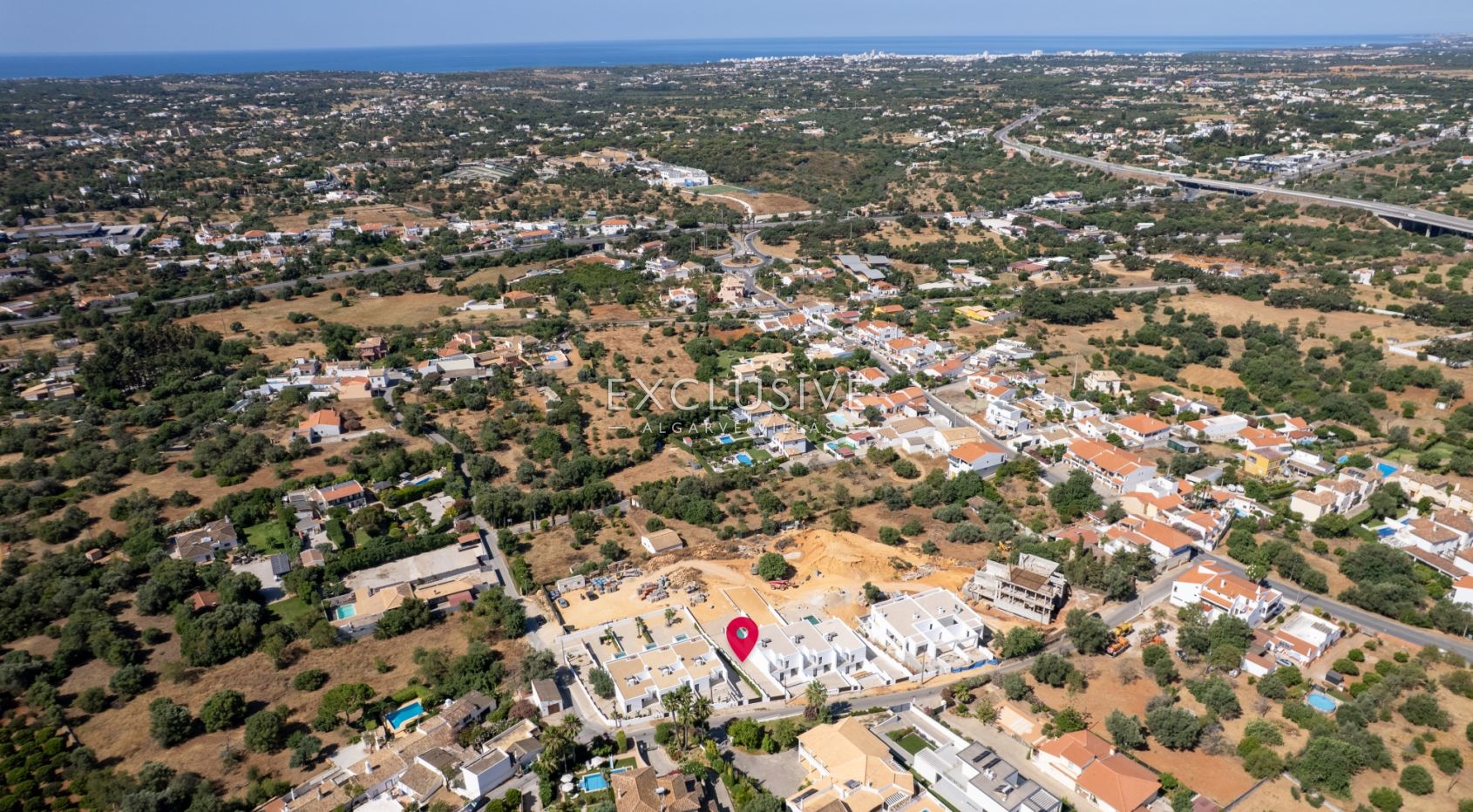 Eigentijdse villa in luxe condominium in Almancil, Algarve