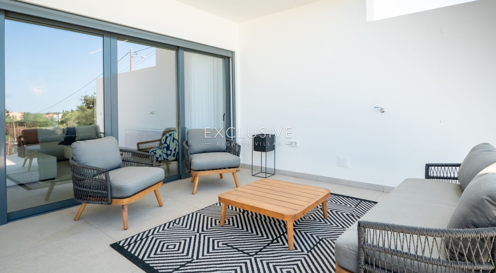 Eigentijdse villa in luxe condominium in Almancil, Algarve