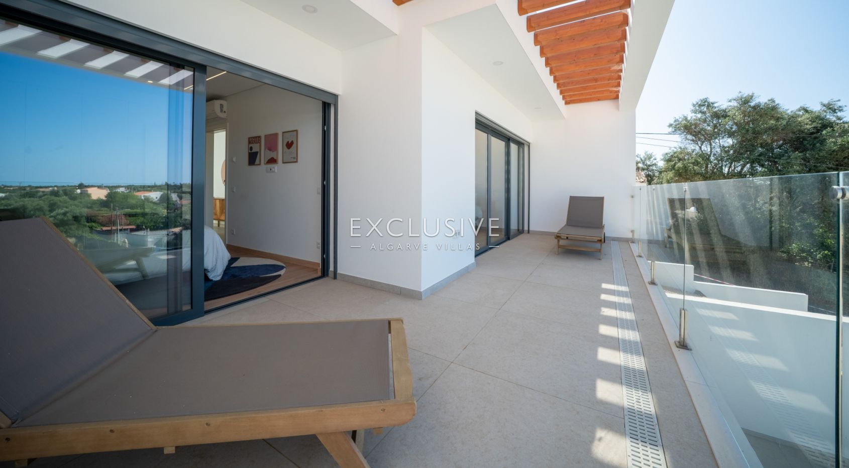 Eigentijdse villa in luxe condominium in Almancil, Algarve
