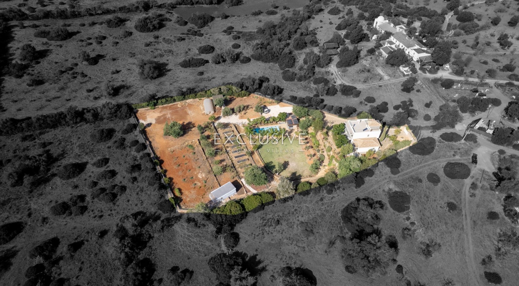Moradia no campo V3 + 2, alta qualidade de construção, em Albufeira