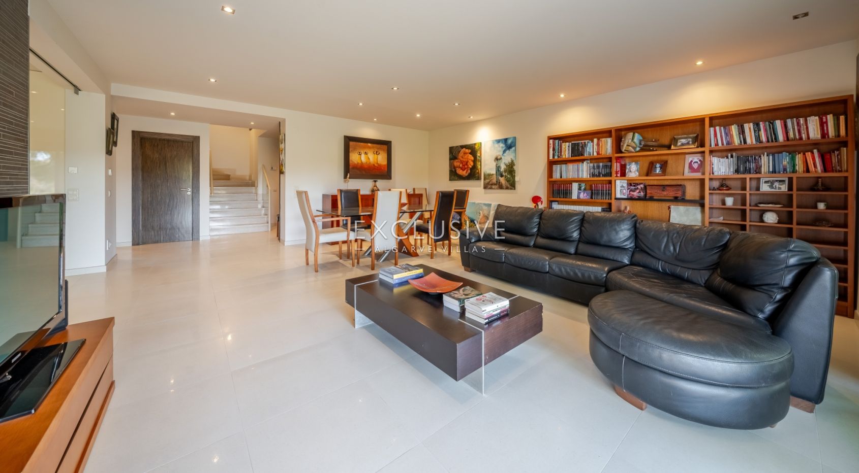 Moradia no campo V3 + 2, alta qualidade de construção, em Albufeira
