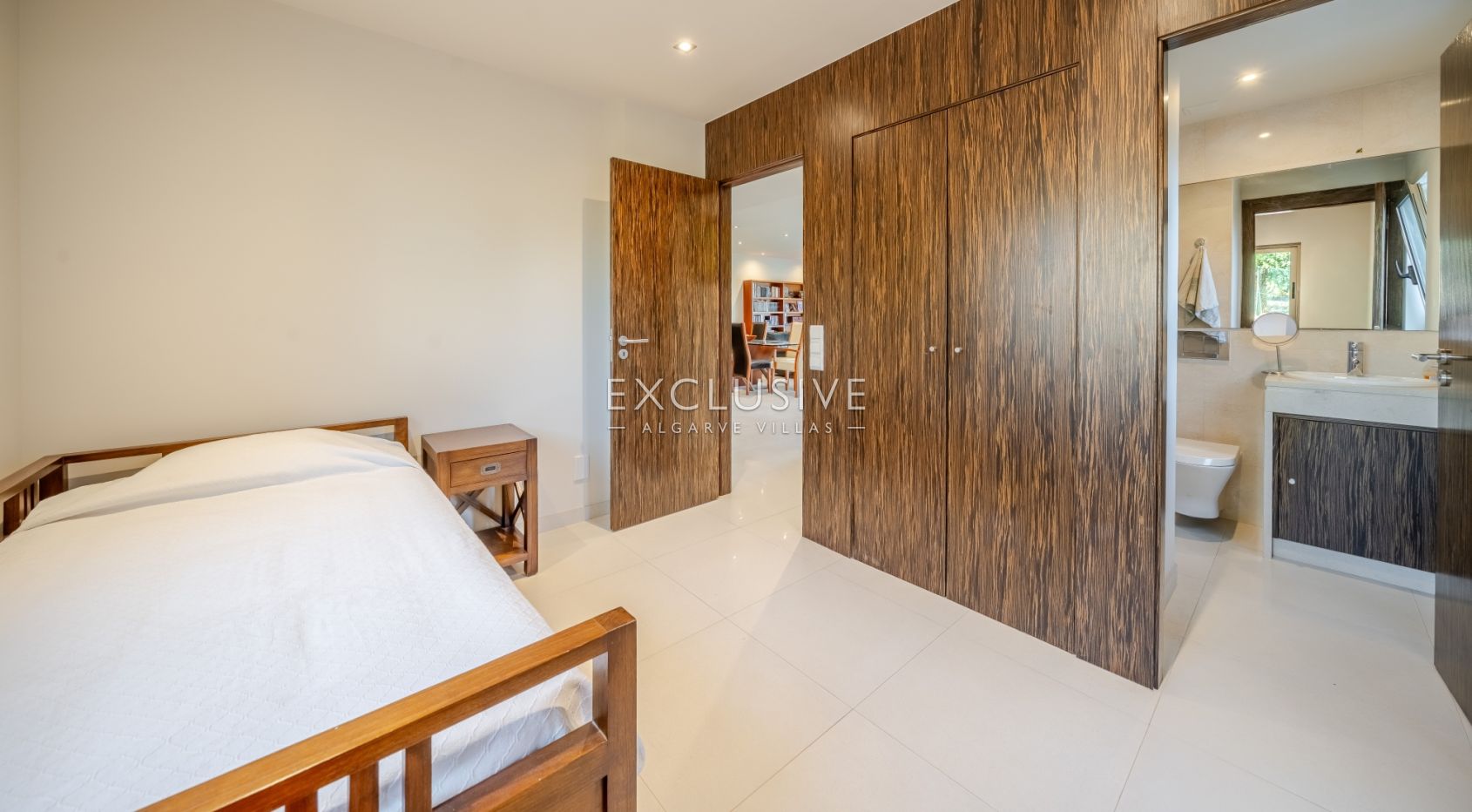 Moradia no campo V3 + 2, alta qualidade de construção, em Albufeira