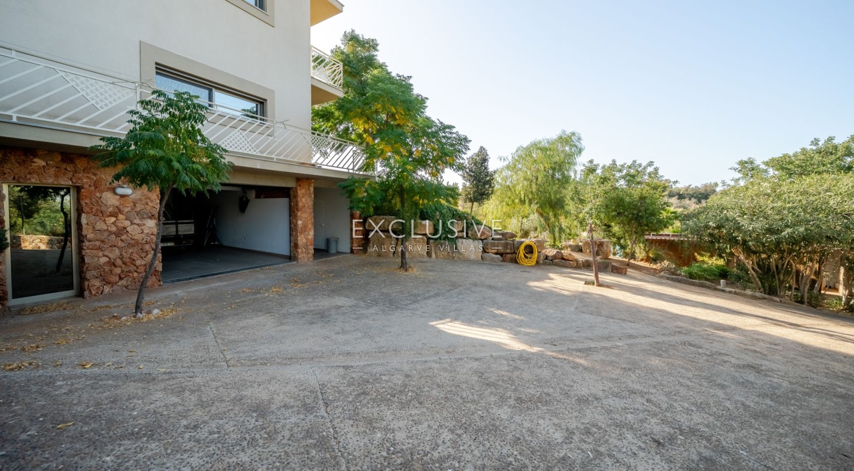 Moradia no campo V3 + 2, alta qualidade de construção, em Albufeira