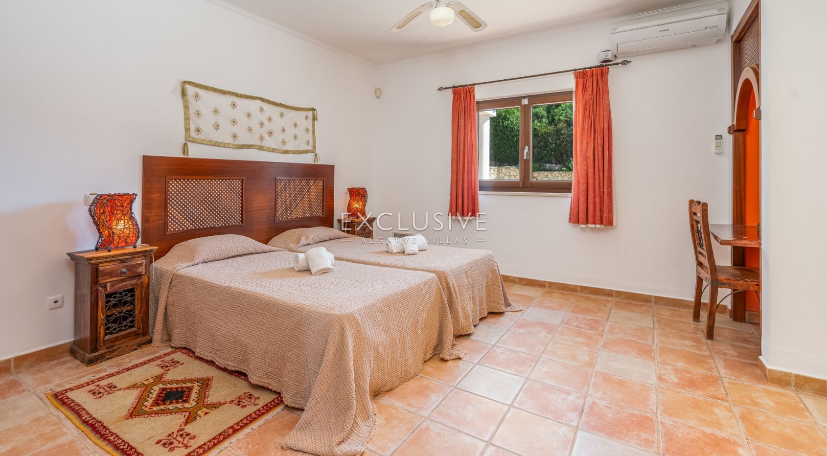 Fantástica moradia V7 com piscina e campo de ténis Carvoeiro, Algarve