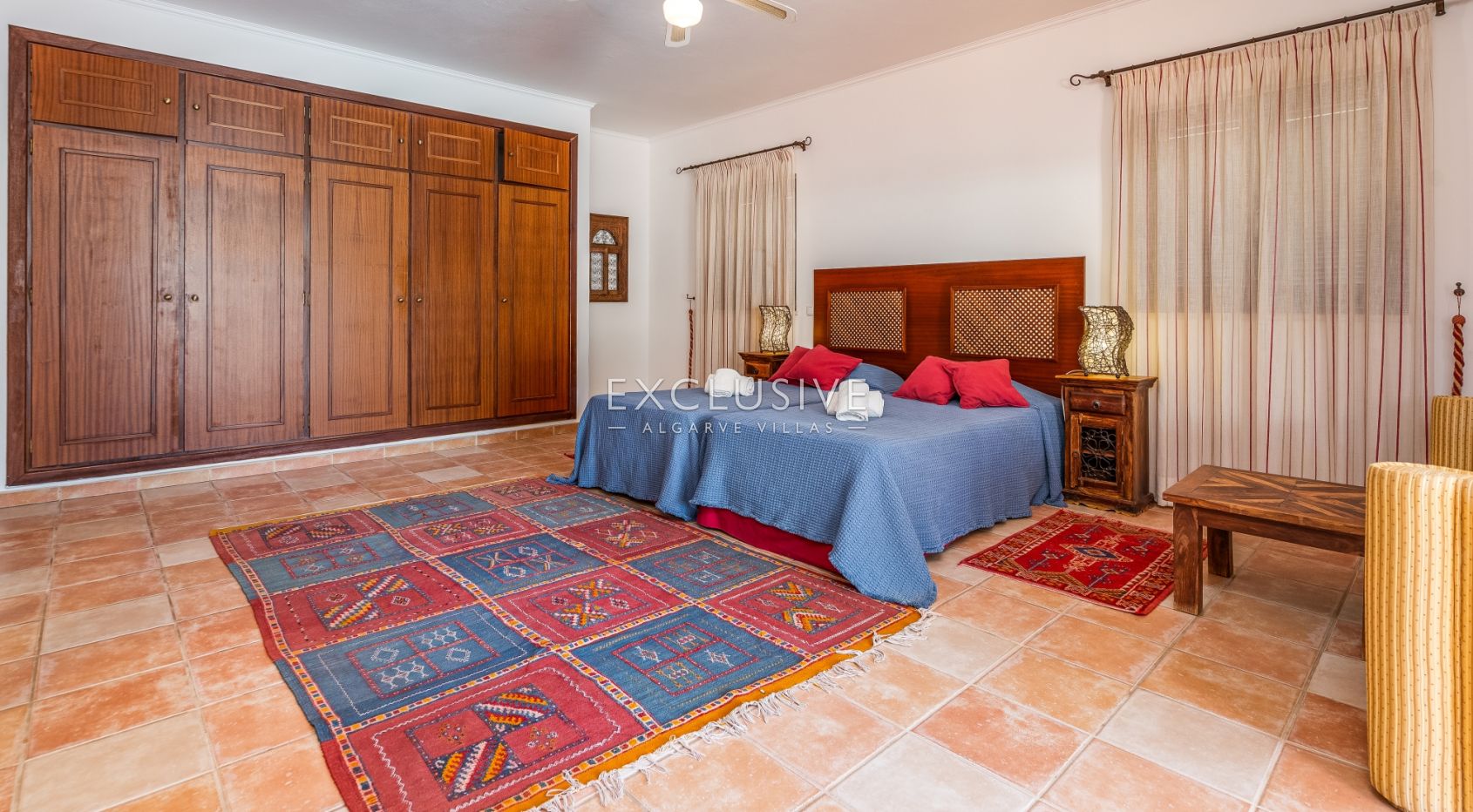 Fantástica moradia V7 com piscina e campo de ténis Carvoeiro, Algarve