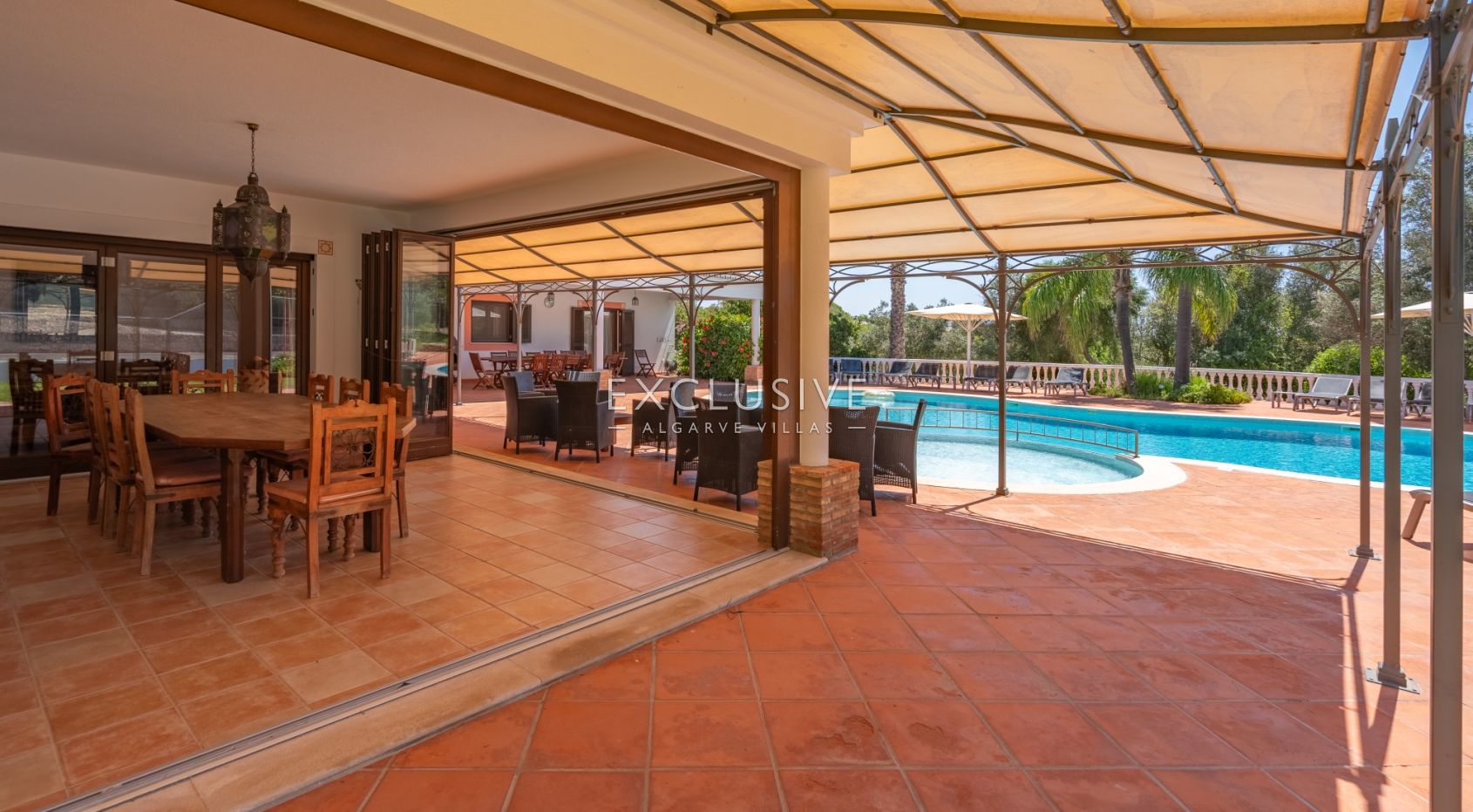 Fantástica moradia V7 com piscina e campo de ténis Carvoeiro, Algarve