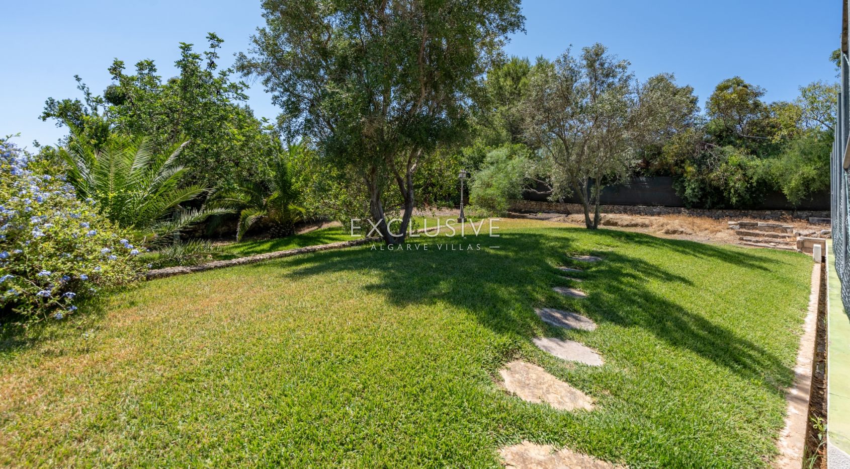 Fantástica moradia V7 com piscina e campo de ténis Carvoeiro, Algarve