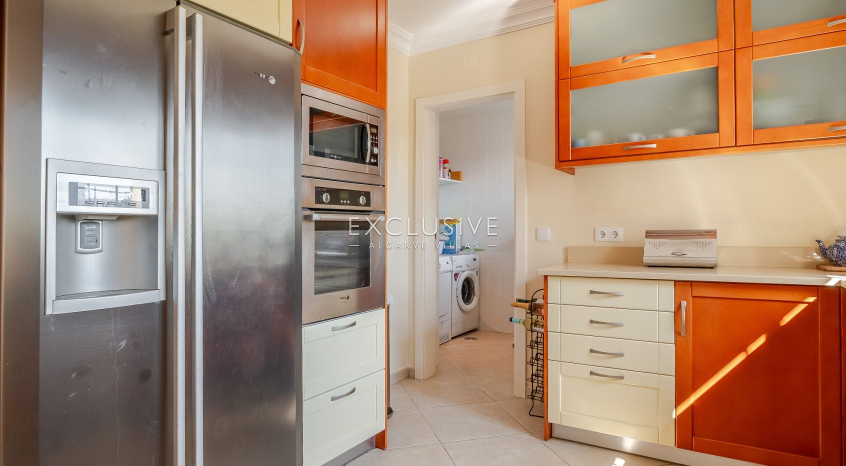 een mooie, rustige en privé 4+2 slaapkamer villa met zwembad bij Olhos de Agua,Centraal Algarve