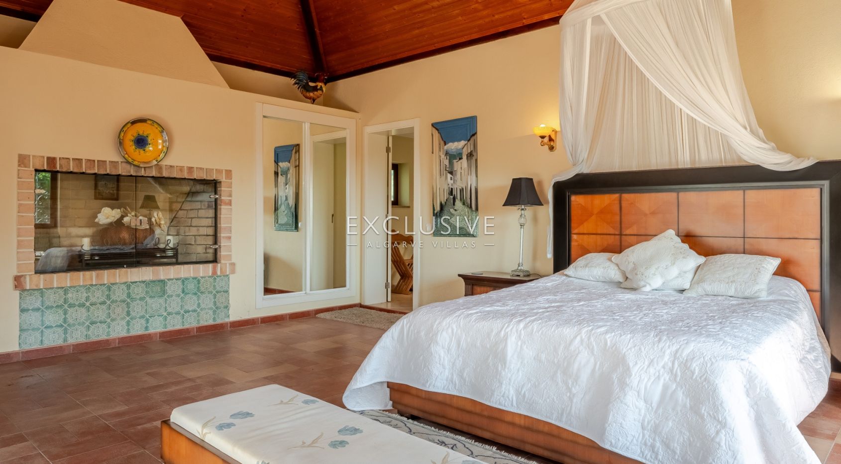 een mooie, rustige en privé 4+2 slaapkamer villa met zwembad bij Olhos de Agua,Centraal Algarve
