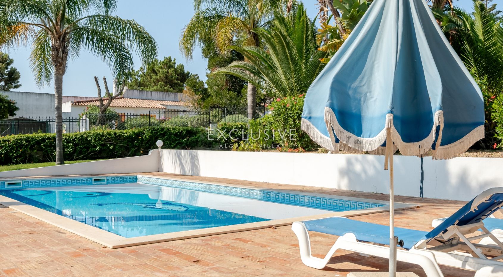 een mooie, rustige en privé 4+2 slaapkamer villa met zwembad bij Olhos de Agua,Centraal Algarve