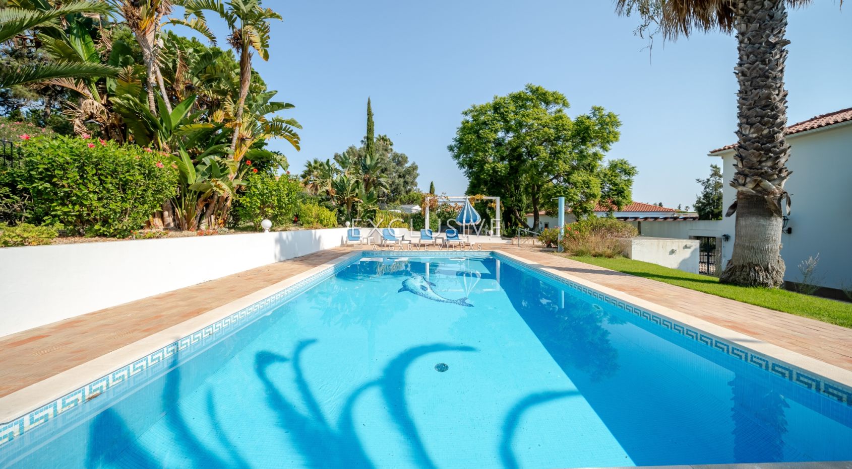 een mooie, rustige en privé 4+2 slaapkamer villa met zwembad bij Olhos de Agua,Centraal Algarve