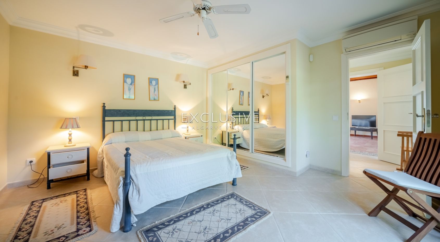 een mooie, rustige en privé 4+2 slaapkamer villa met zwembad bij Olhos de Agua,Centraal Algarve