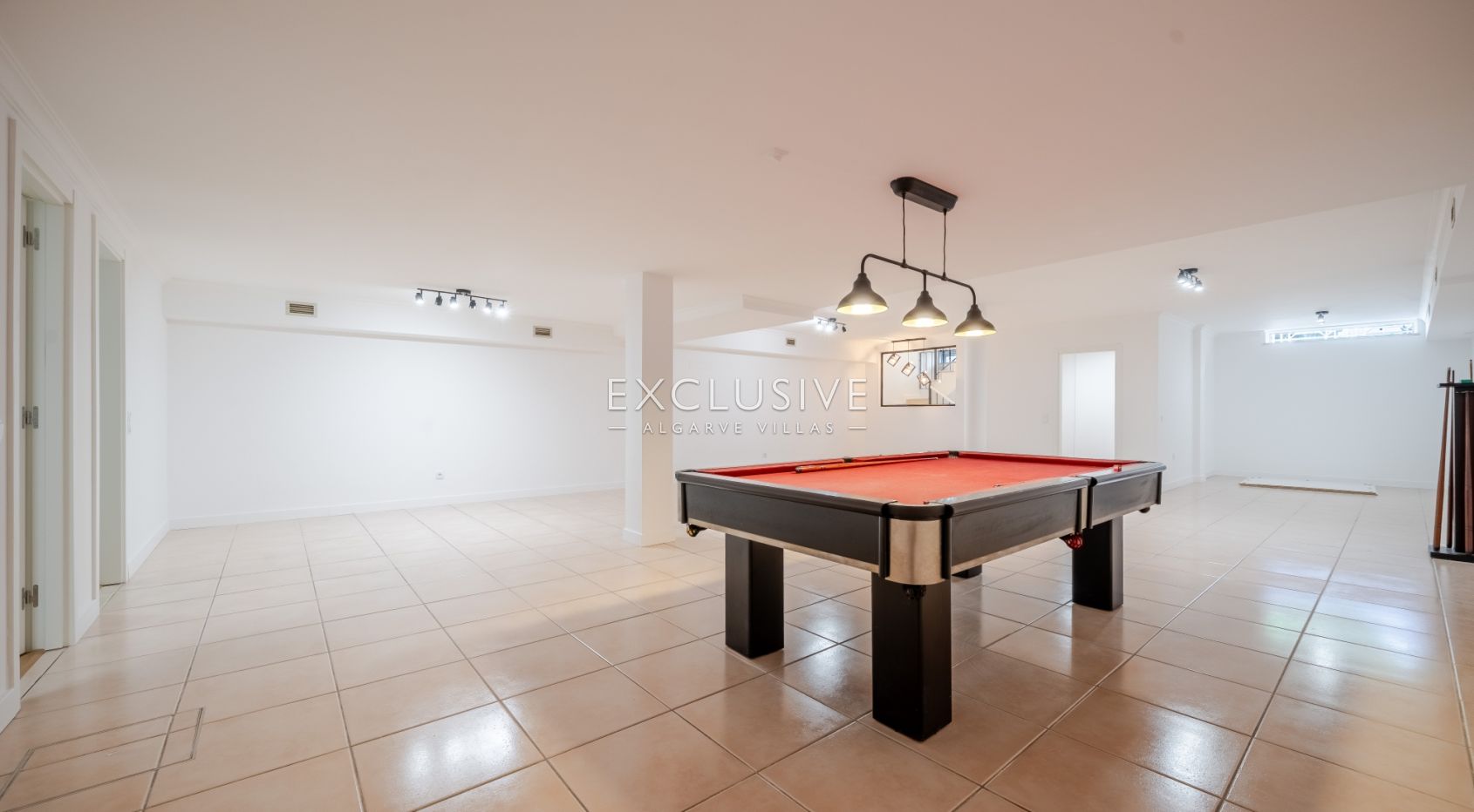 2+2 Bedroom House in Prime Vilamoura Location, Algarve