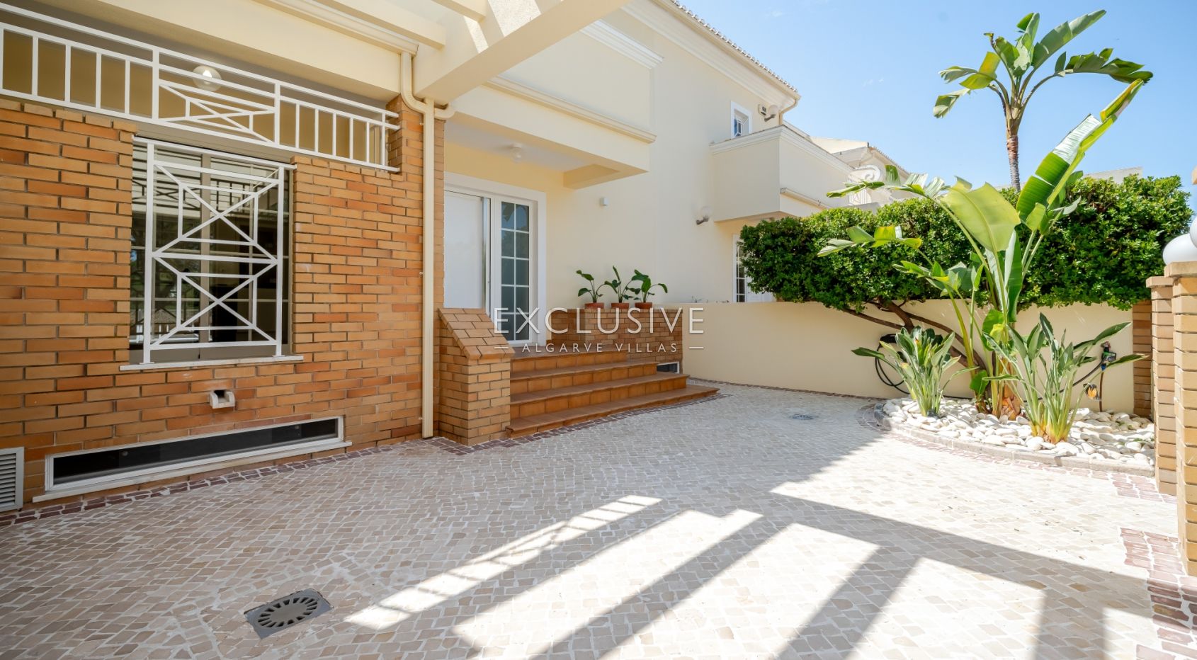 2+2 Bedroom House in Prime Vilamoura Location, Algarve