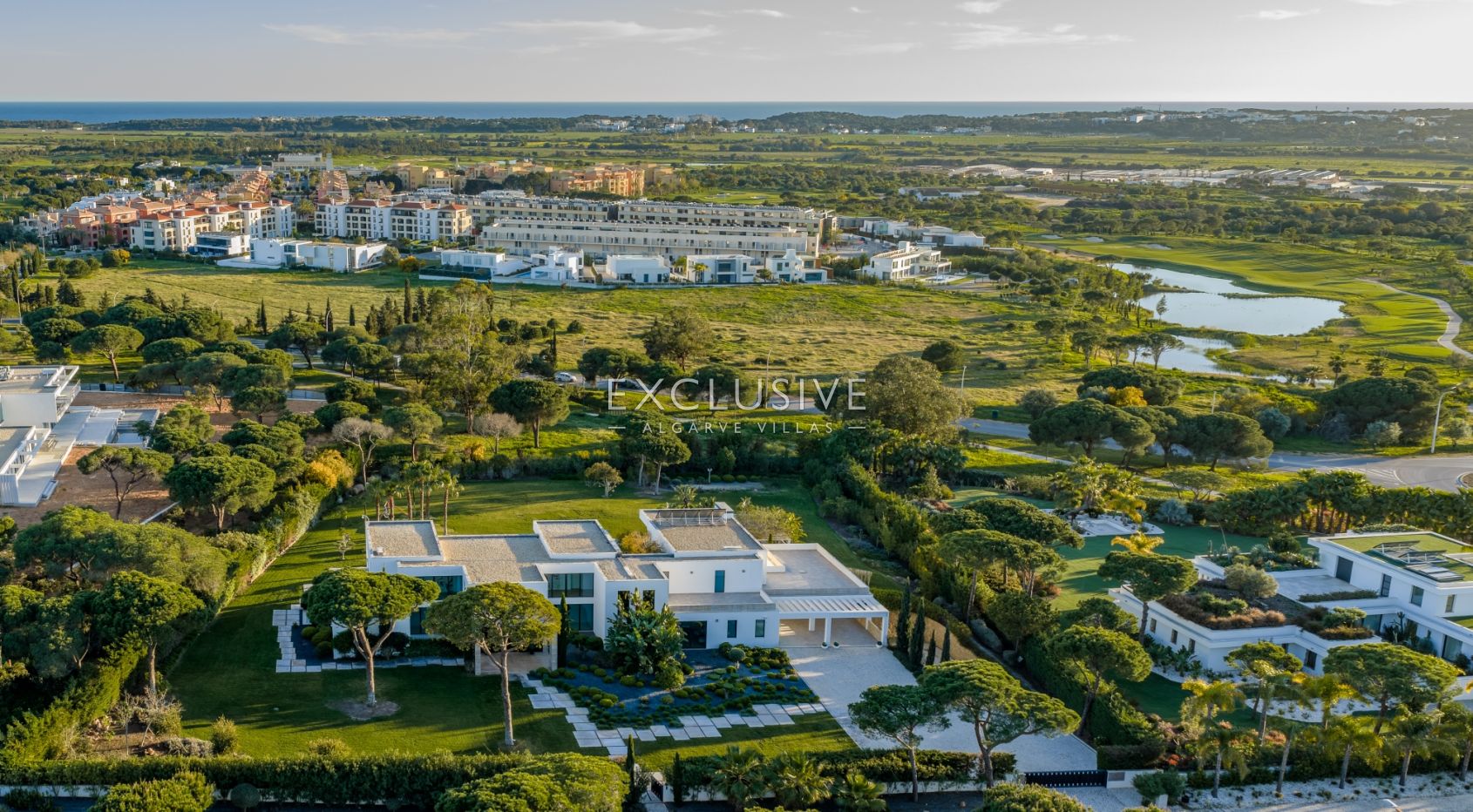 Verfijnde 5+3 Suite Villa in Vilamoura's prestigieuze Pinhal Velho