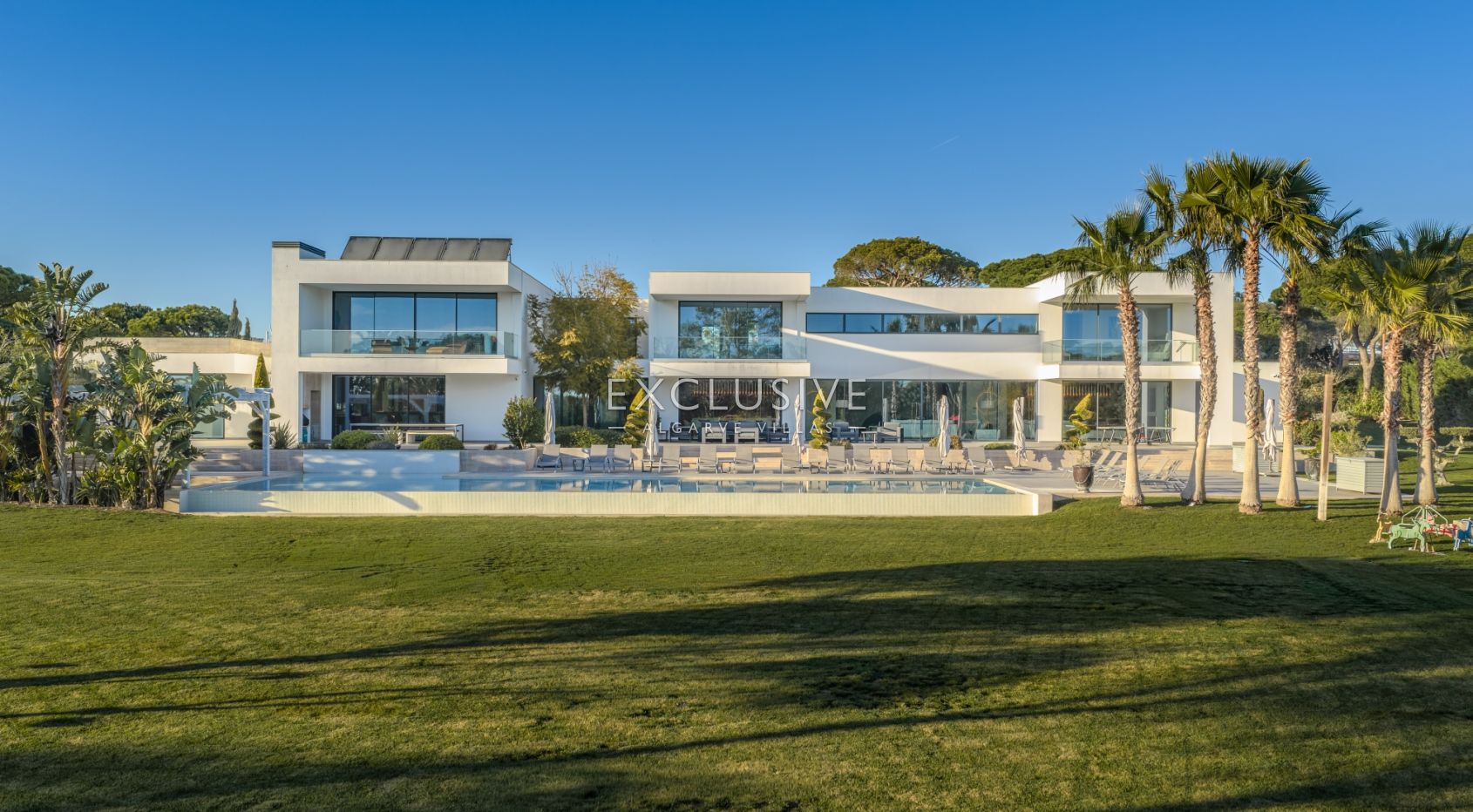 Verfijnde 5+3 Suite Villa in Vilamoura's prestigieuze Pinhal Velho