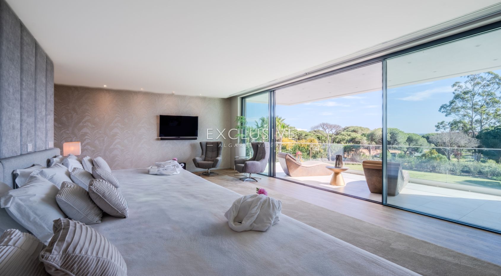 Verfijnde 5+3 Suite Villa in Vilamoura's prestigieuze Pinhal Velho