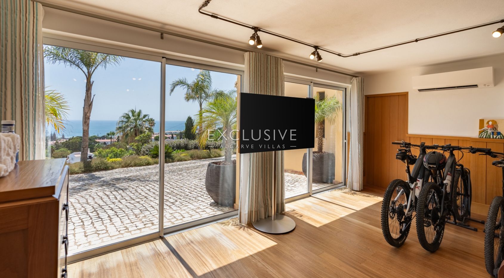Exceptional Praia da Luz Villa with Breathtaking Ocean and Village Views, Algarve