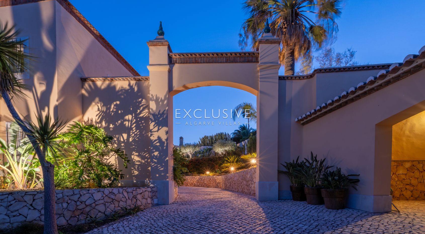 Exceptional Praia da Luz Villa with Breathtaking Ocean and Village Views, Algarve