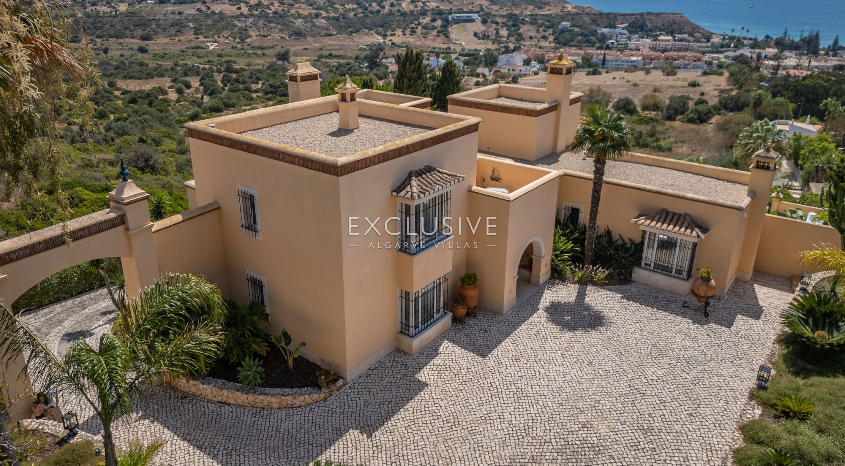 Exceptional Praia da Luz Villa with Breathtaking Ocean and Village Views, Algarve