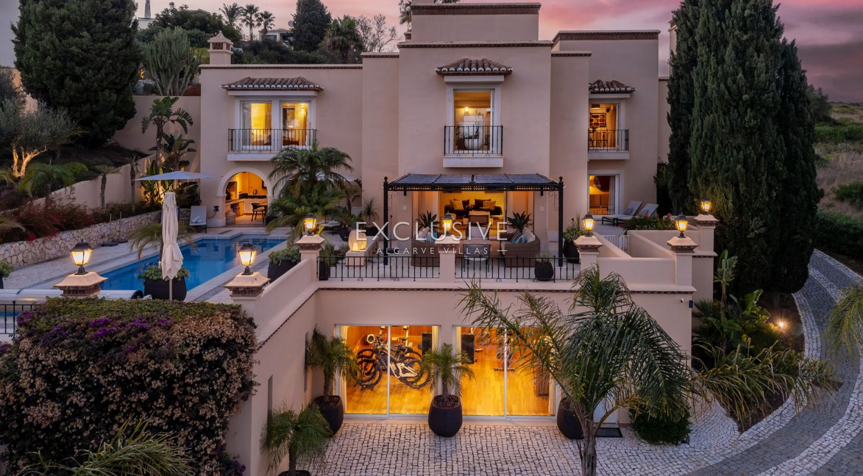 Exceptional Praia da Luz Villa with Breathtaking Ocean and Village Views, Algarve
