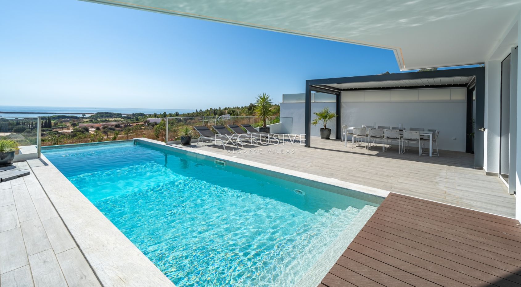 4 Bedroom Contemporary villa with Panoramic sea views in Lagos, Algarve