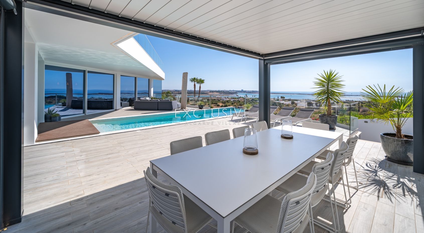 4 Bedroom Contemporary villa with Panoramic sea views in Lagos, Algarve