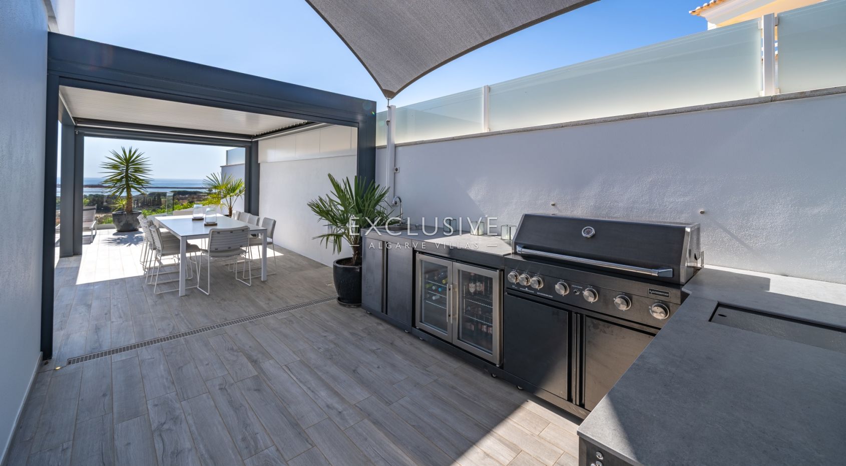 4 Bedroom Contemporary villa with Panoramic sea views in Lagos, Algarve