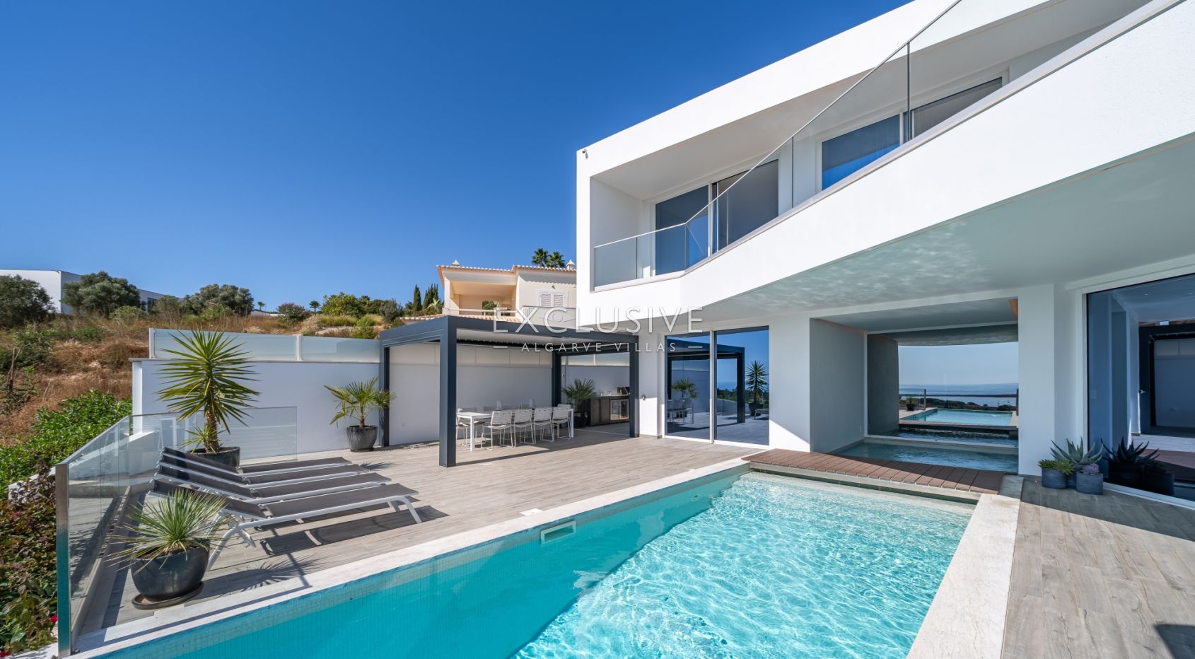 4 Bedroom Contemporary villa with Panoramic sea views in Lagos, Algarve