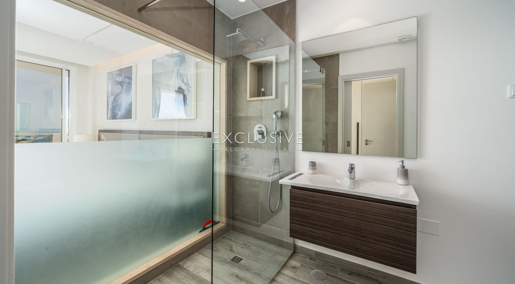 4 Bedroom Contemporary villa with Panoramic sea views in Lagos, Algarve