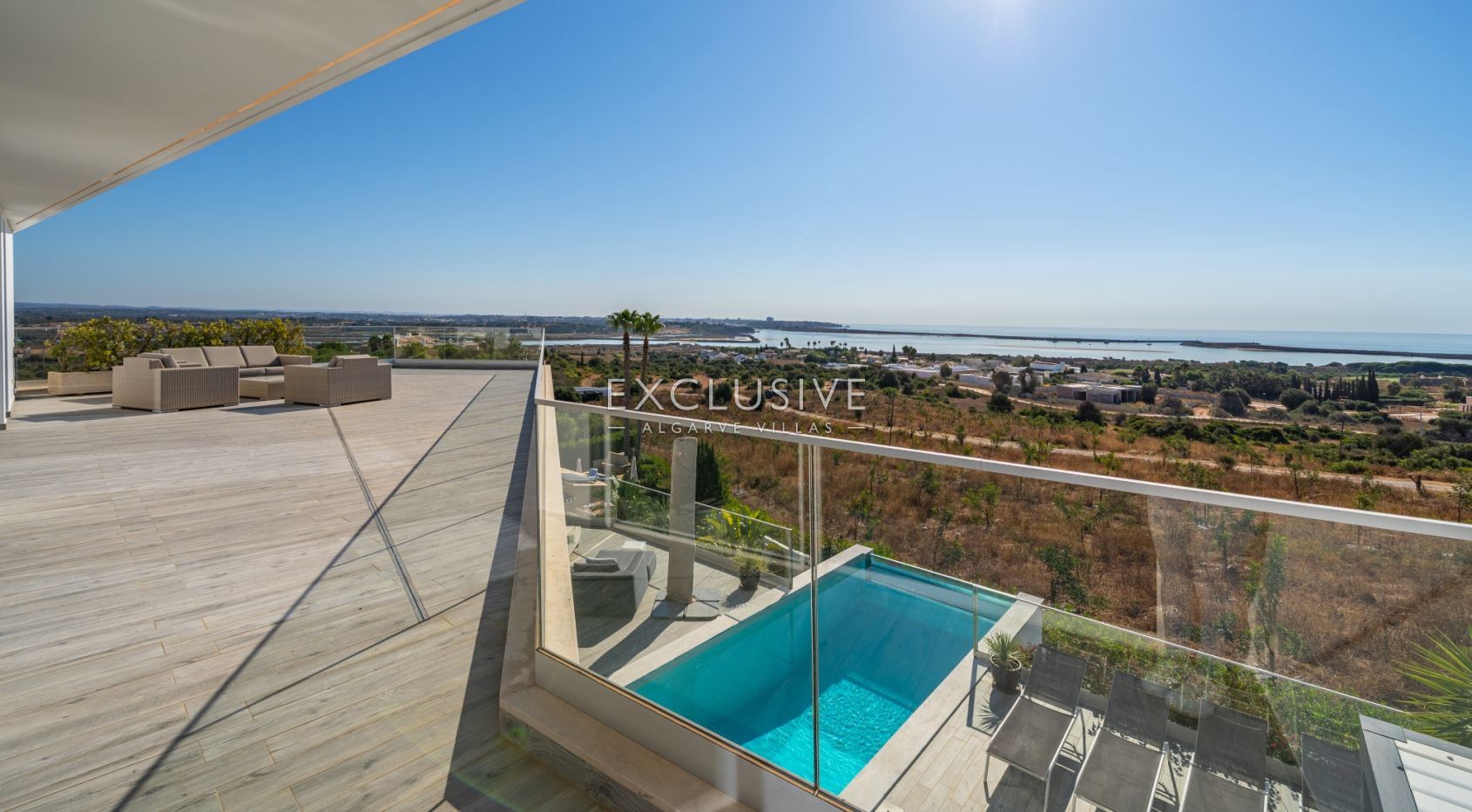 4 Bedroom Contemporary villa with Panoramic sea views in Lagos, Algarve