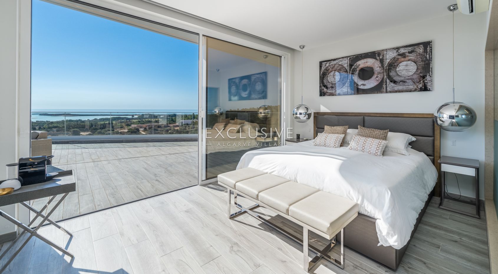 4 Bedroom Contemporary villa with Panoramic sea views in Lagos, Algarve