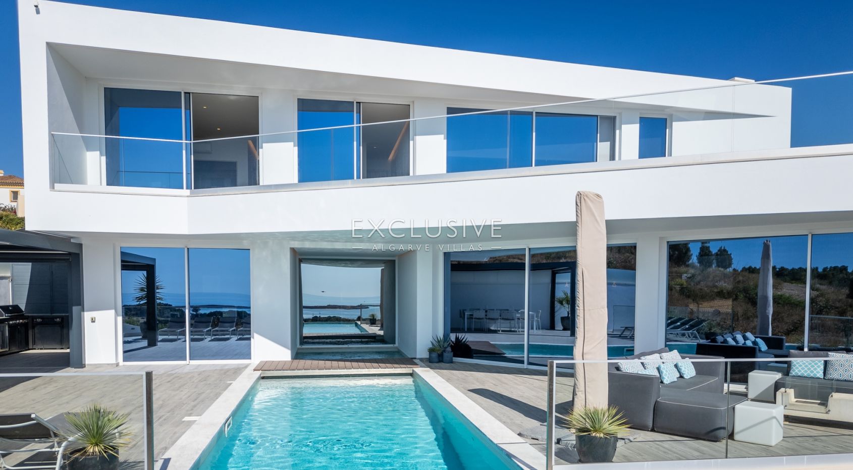 4 Bedroom Contemporary villa with Panoramic sea views in Lagos, Algarve