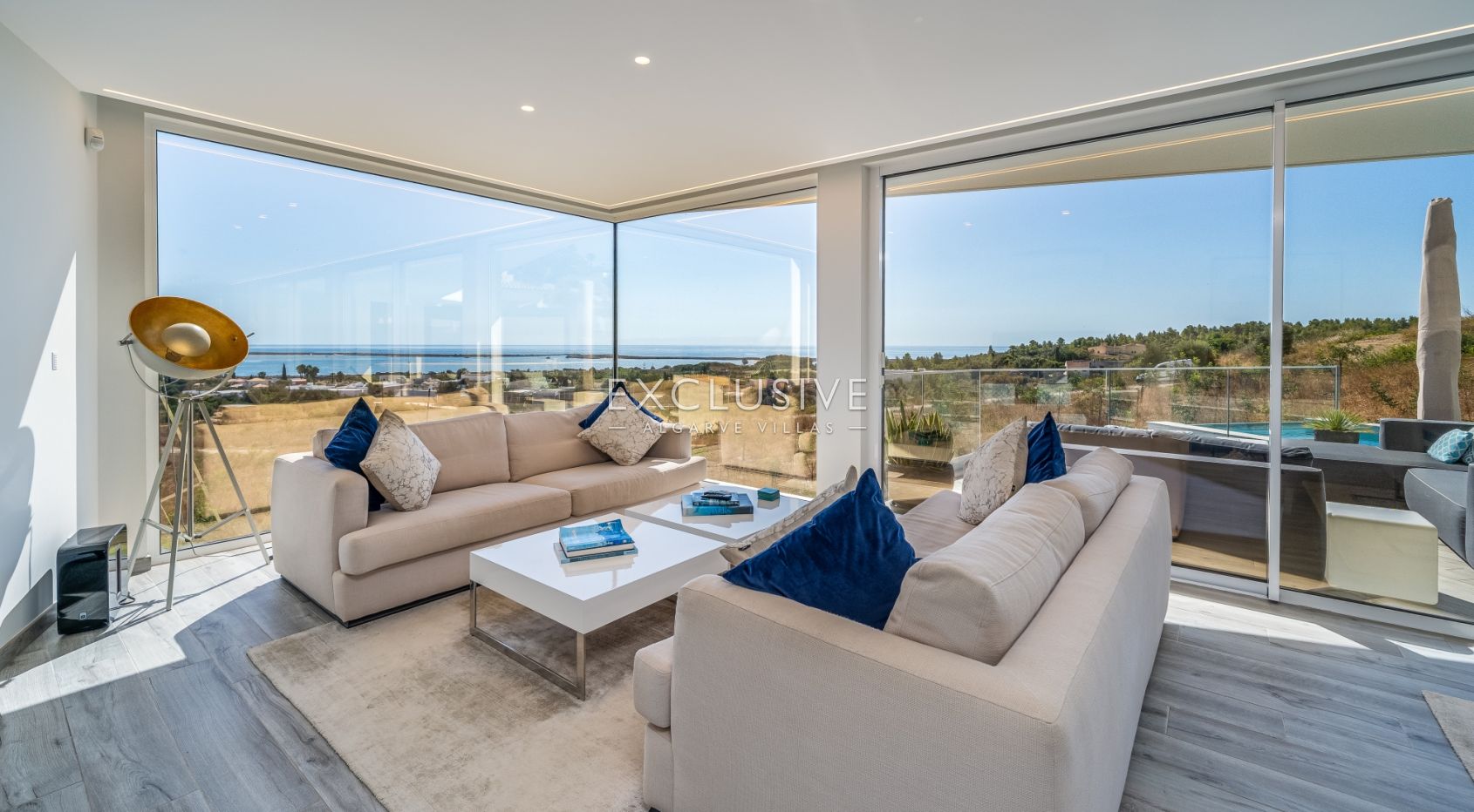 4 Bedroom Contemporary villa with Panoramic sea views in Lagos, Algarve