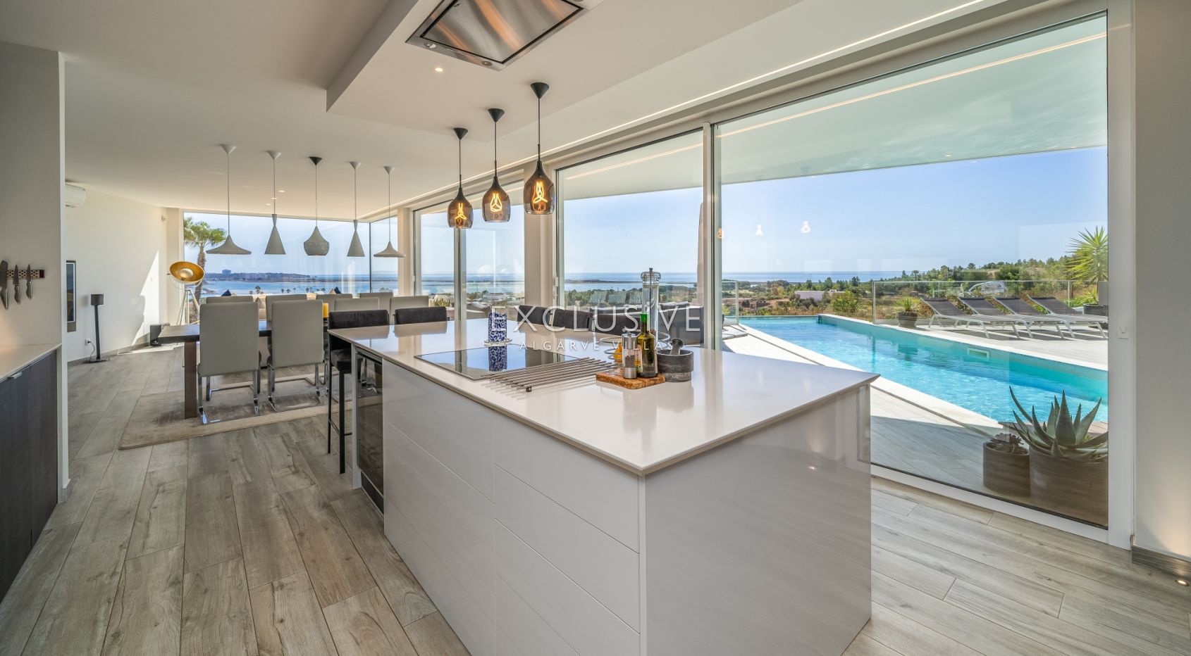 4 Bedroom Contemporary villa with Panoramic sea views in Lagos, Algarve