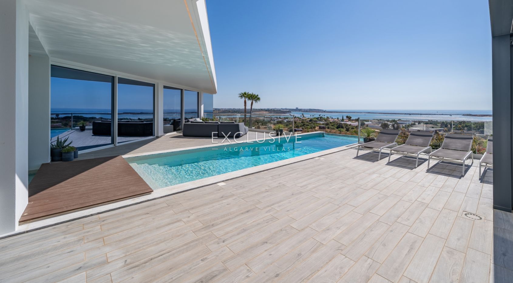 4 Bedroom Contemporary villa with Panoramic sea views in Lagos, Algarve