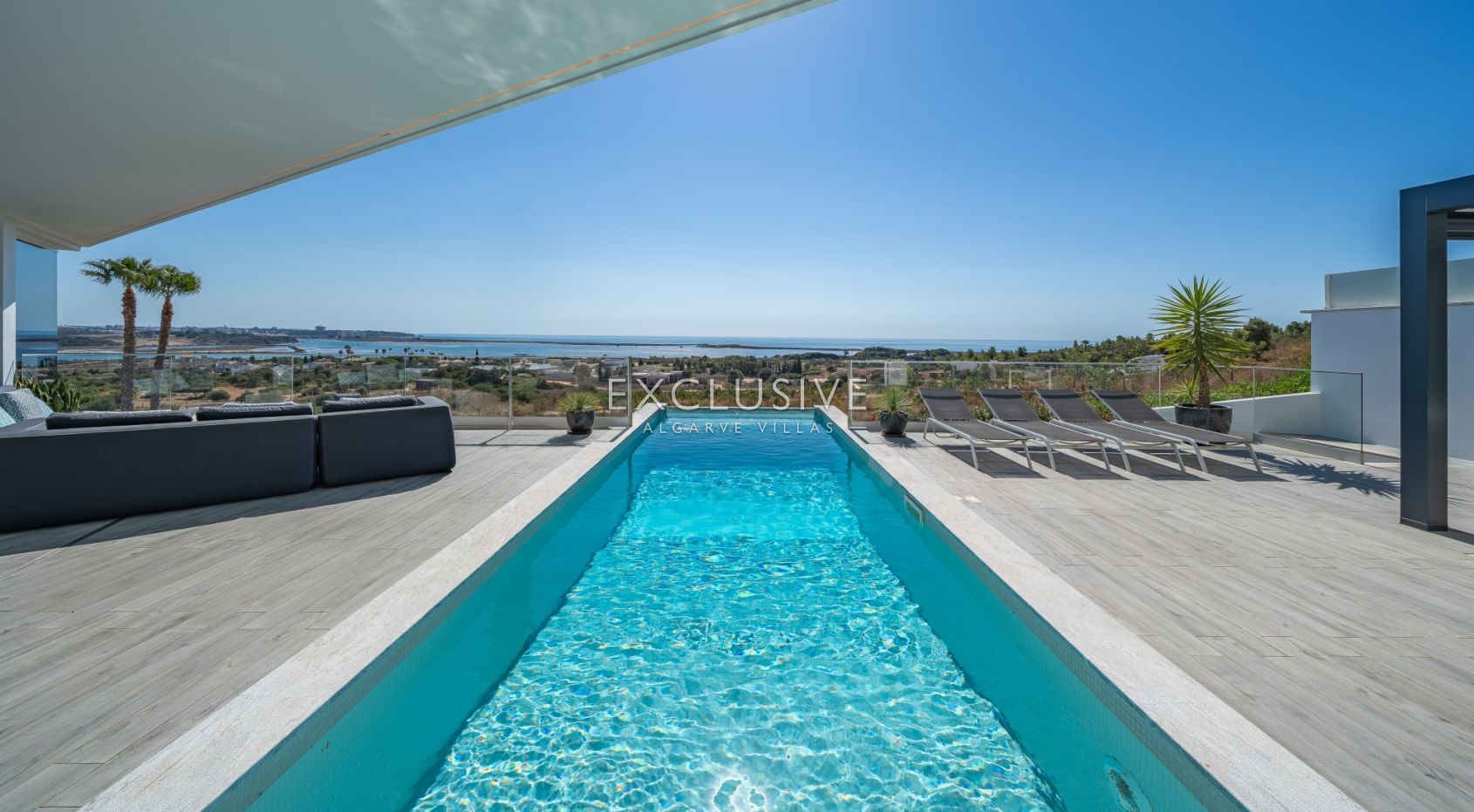 4 Bedroom Contemporary villa with Panoramic sea views in Lagos, Algarve
