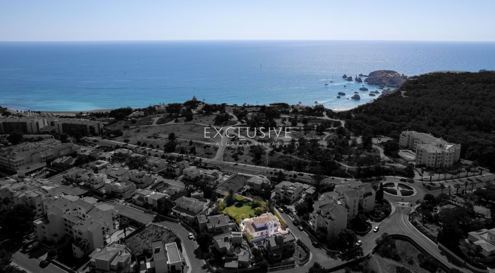 4+2 Bedroom Villa near Praia do Vau with Pool, Sea Views, Portimão
