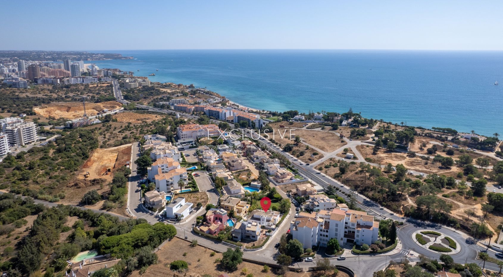 4+2 Bedroom Villa near Praia do Vau with Pool, Sea Views, Portimão