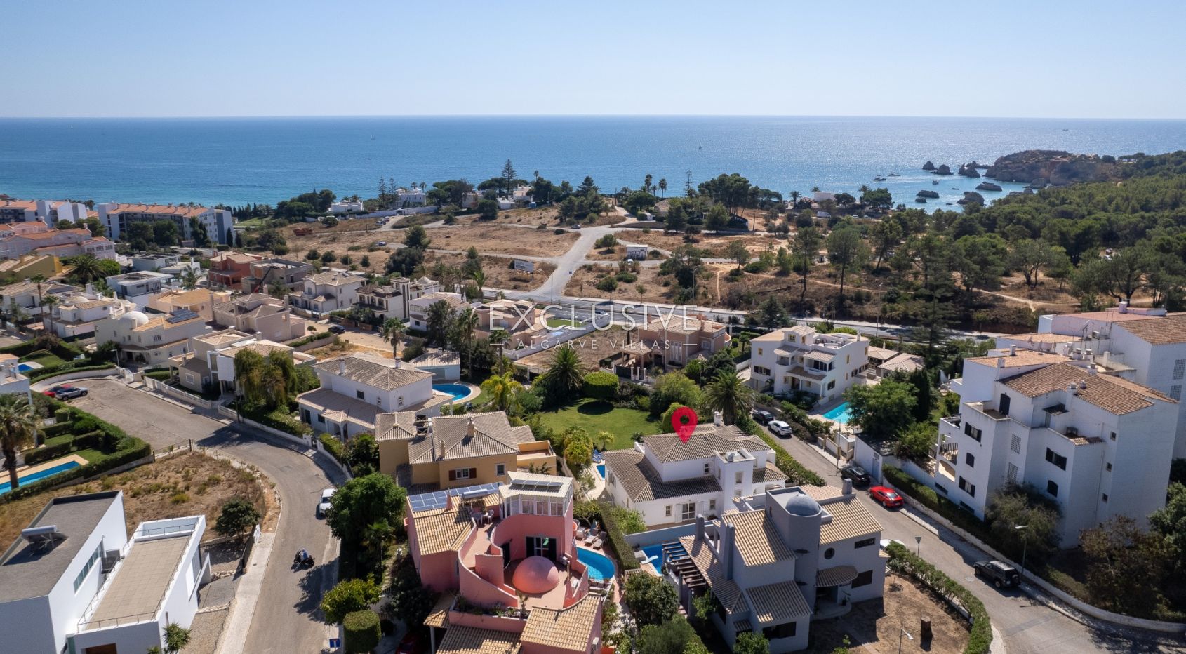4+2 Bedroom Villa near Praia do Vau with Pool, Sea Views, Portimão