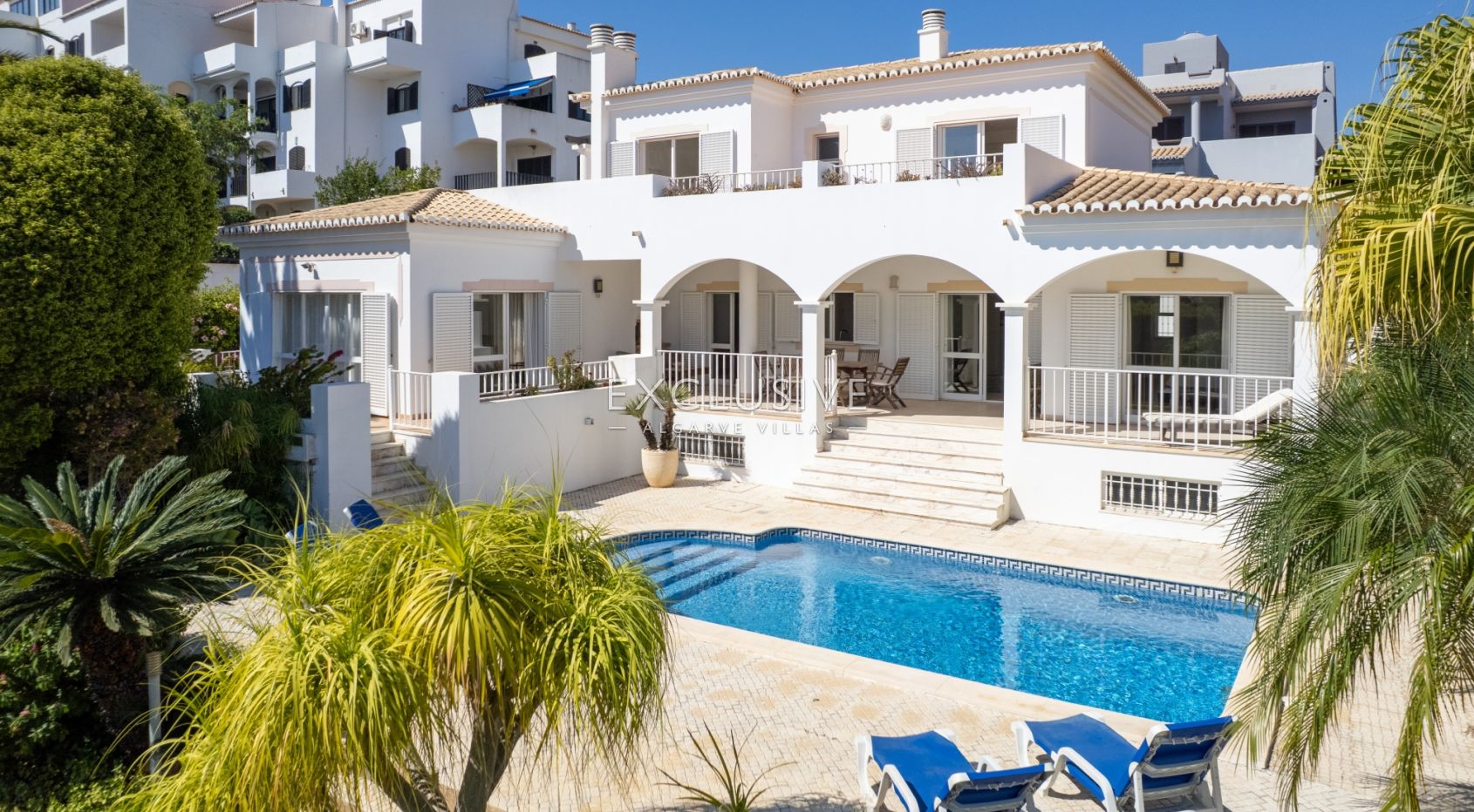 4+2 Bedroom Villa near Praia do Vau with Pool, Sea Views, Portimão