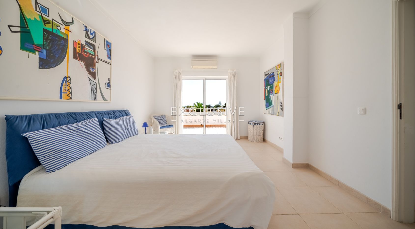 4+2 Bedroom Villa near Praia do Vau with Pool, Sea Views, Portimão