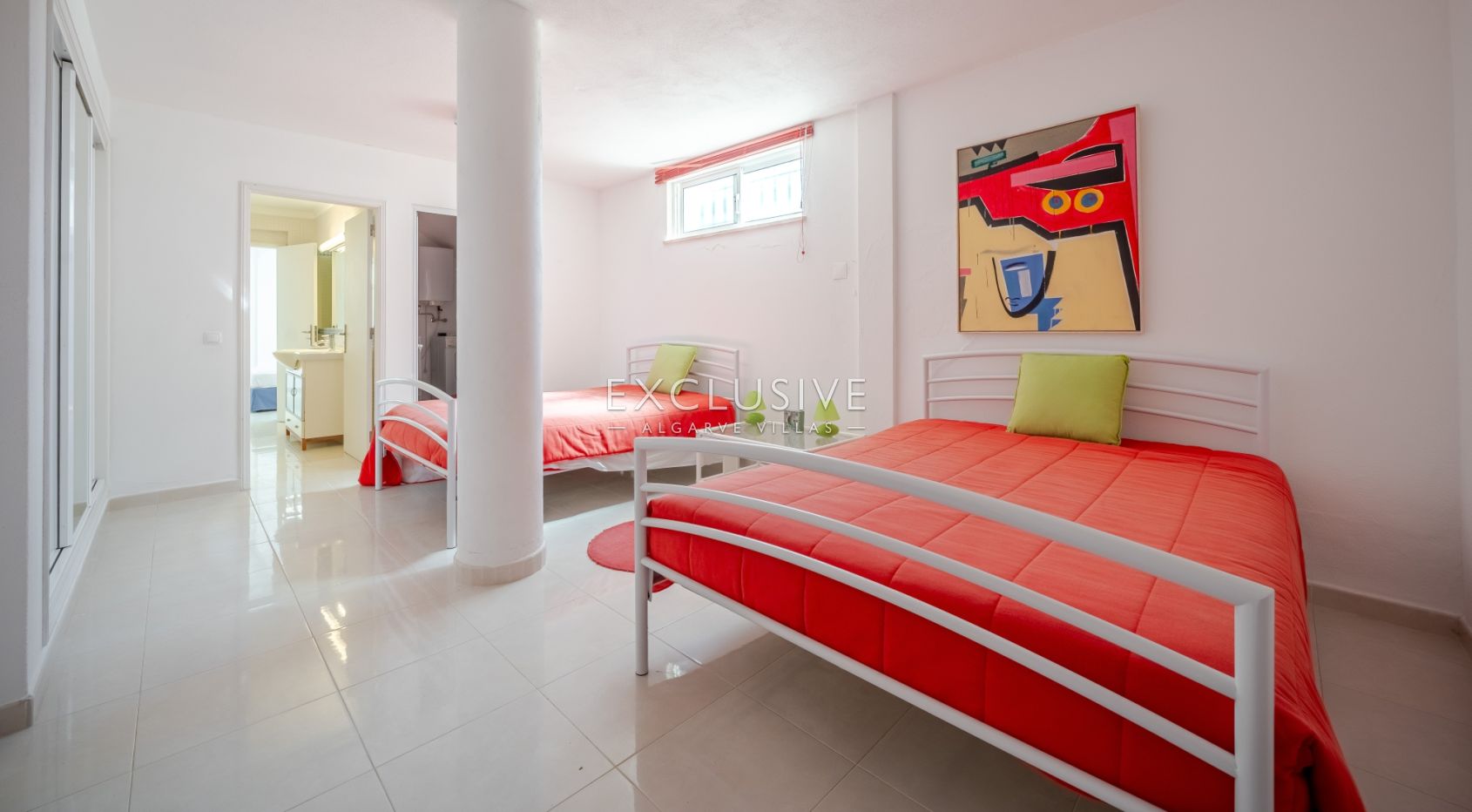 4+2 Bedroom Villa near Praia do Vau with Pool, Sea Views, Portimão