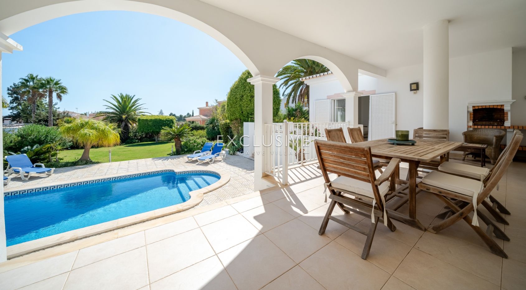 4+2 Bedroom Villa near Praia do Vau with Pool, Sea Views, Portimão
