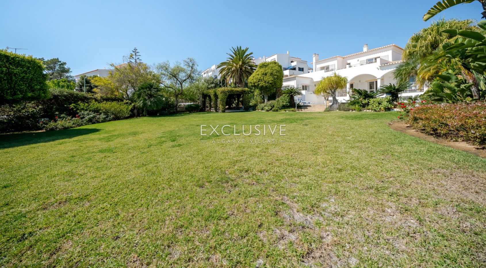 4+2 Bedroom Villa near Praia do Vau with Pool, Sea Views, Portimão