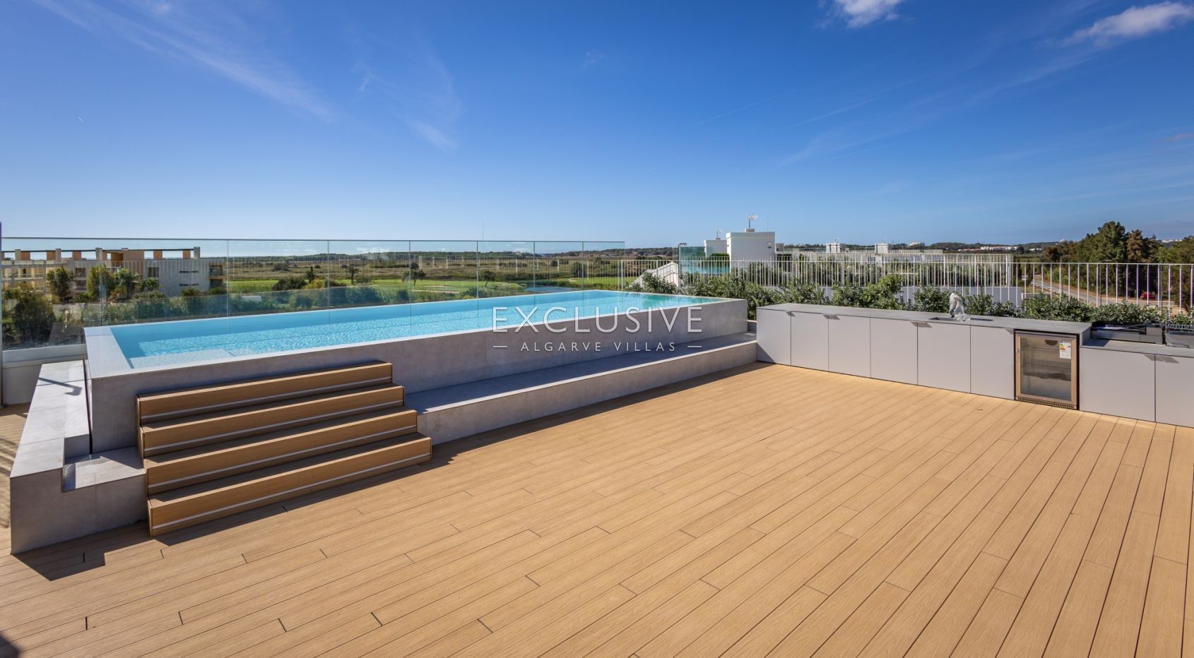 luxury 3 Bedroom contemporary penthouse in Vilamoura with golf and ocean views