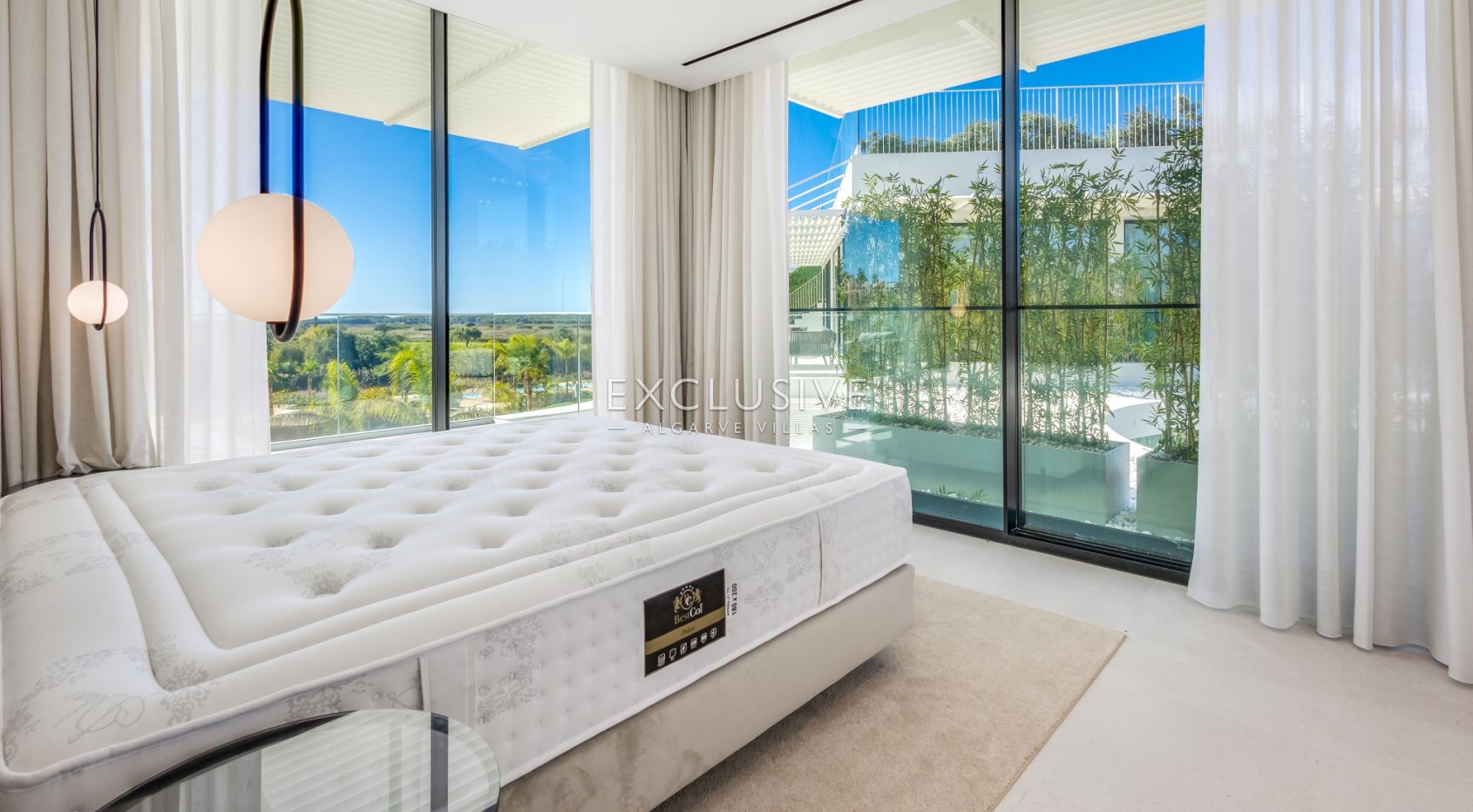 luxury 3 Bedroom contemporary penthouse in Vilamoura with golf and ocean views