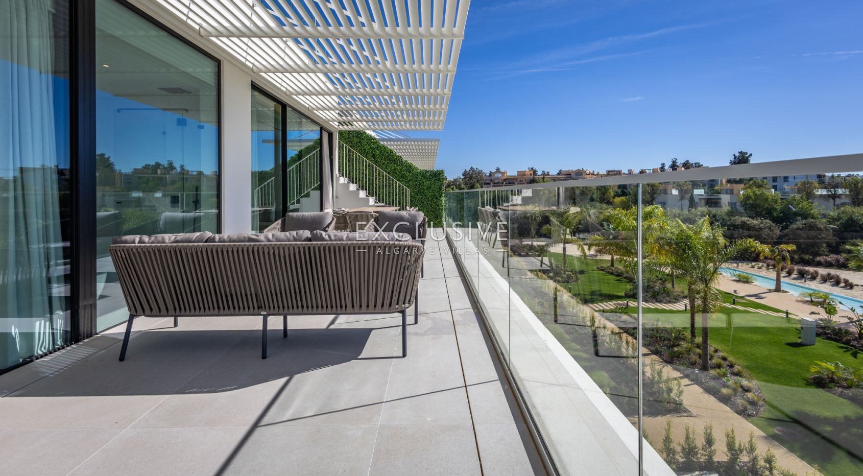 luxury 3 Bedroom contemporary penthouse in Vilamoura with golf and ocean views