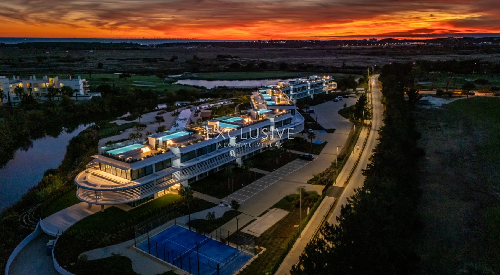 luxury 3 Bedroom contemporary penthouse in Vilamoura with golf and ocean views